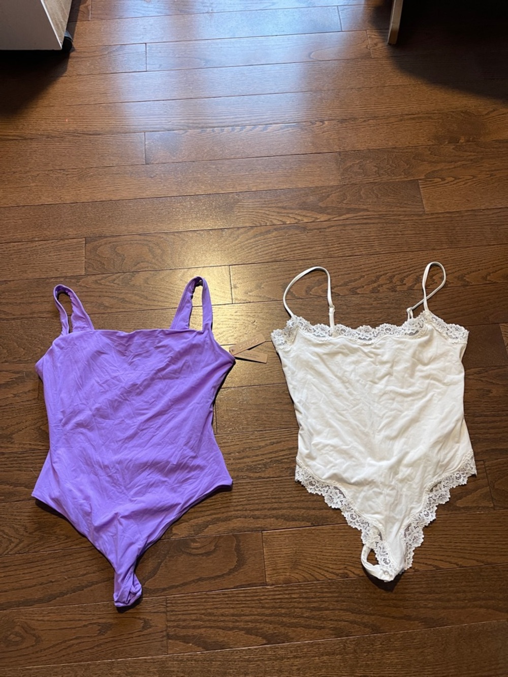SKIMS Purple sz L, NWT and White Bodysuit Sz M, Duo